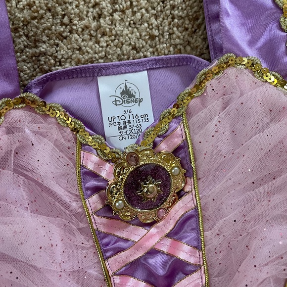 Official Disney Rapunzel dress size 5/6 - Picture 3 of 3
